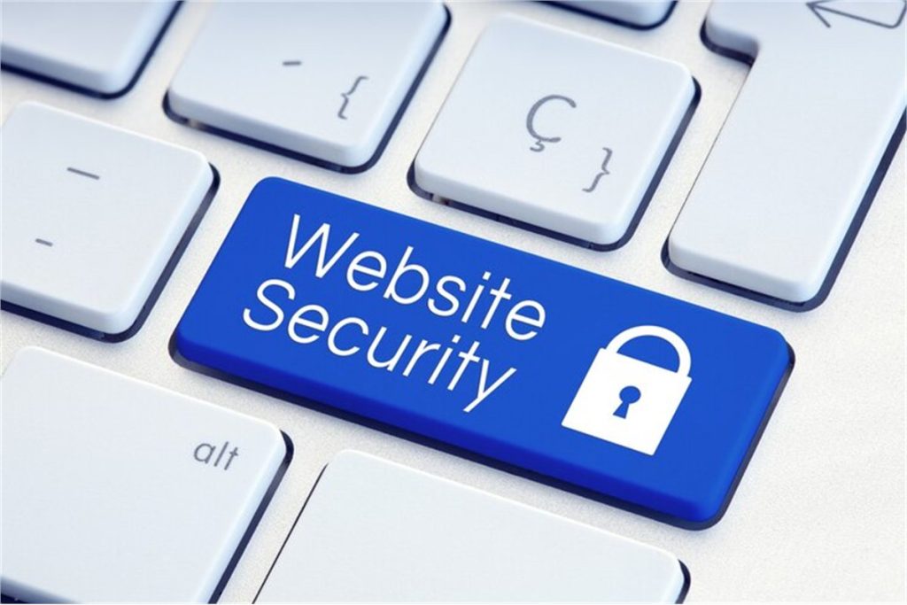 تصویر امنیت سایت با کلید Website Security و آیکون قفل روی صفحه‌کلید